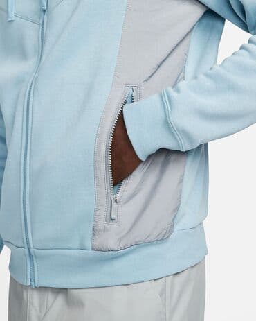 3 decembar duks: NIKE duks vel.S NOVO — 2