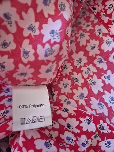 pull and bear prsluci: Ženska letnja bluza bez rukava sa volanima i cvetnim dezenom. - — 5