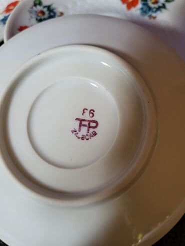metalac solje za kafu cene: Soljice Zajecar porcelan iz 70ih. Soljice za kafu perfektne,sve na — 13