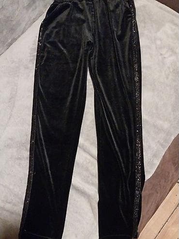 Muška obuća: Ženske plišane trenerke/pantalone u crnoj boji. Mekan, baršunast — 2