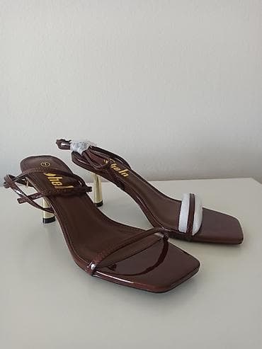 sandale u apotekama: Br 37
UG 23.5 cm
1300 rsd ✨ — 5