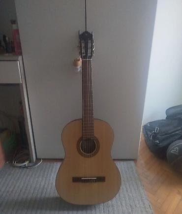 Gitara yamaha c 30