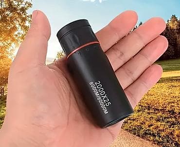 Nov teleskop za mobilni telefon. Ima uveličanje 8x, dimenzije