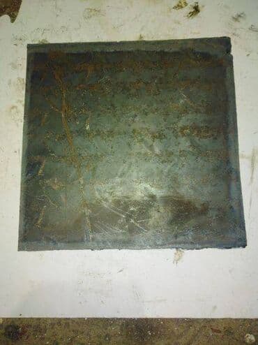 stopa za stub: Metalne ploče sa slike,debljine 5+1 mm,dimenzija 200 mm x 200 — 1