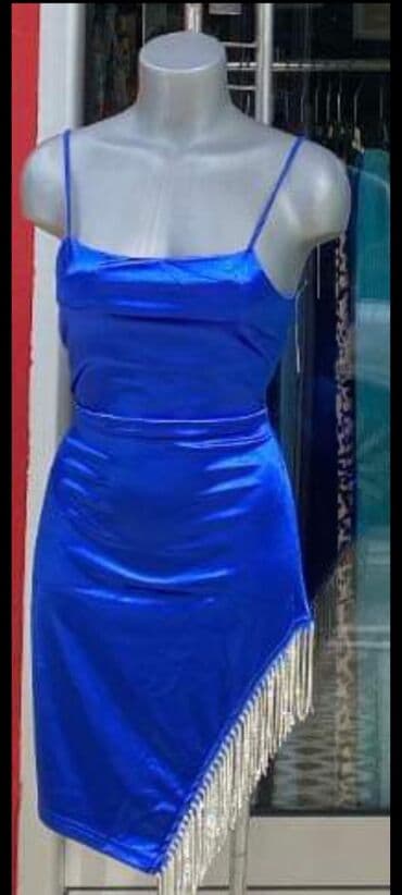 muske trenerke novi pazar: Haljina 

XS S 

Cena 2700 dinara — 2