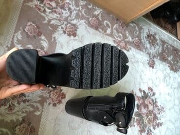 kargo pantalone h m: Sandals, 38 — 2