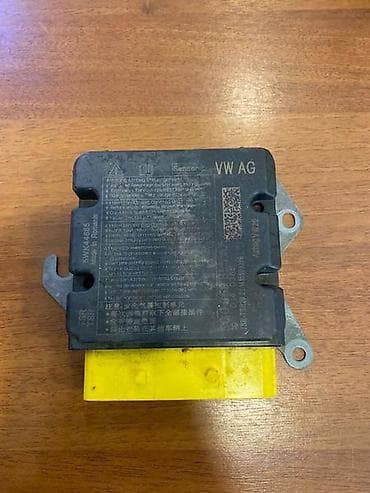 odjavljen auto: AIRBAG CONTROL MODULE ZA VOLKSWAGEN GOLF 7 - 5Q0959655AA | Centrala — 1