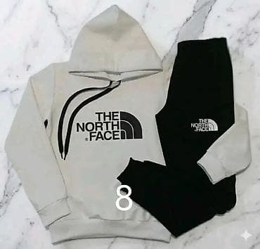 Dečije trenerke – gornji deo sa kapuljačom i donji deo sa ranflama -