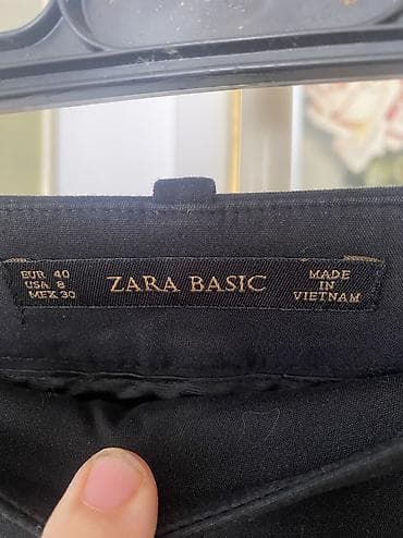 Elegantne crne pantalone – klasičan kroj - Boja: crna - Model: ravne — 4