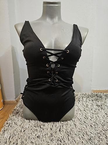 helanke sa slicem: Jednodijelni crni kupaći kostim sa vezica ma. S vel. - Model — 3