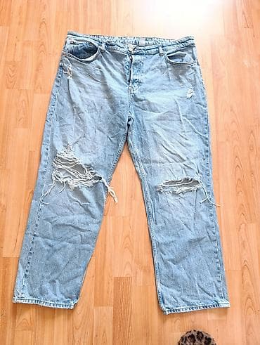 Farmerke od svetloplavog trapera, klasičan petodžepni kroj sa — 1