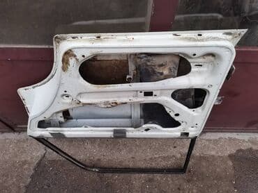 desno krilo golf 4: Vrata zadnja desna Lada 2105,2107 Riva u beloj boji broj 3. Vrata su — 10