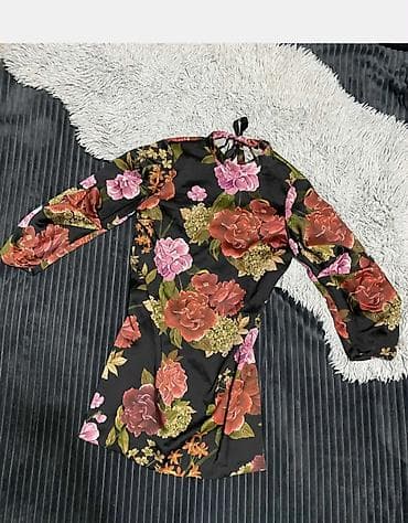 Haljina s cvetnim printom - Kroj: mini/kratka haljina sa dugim