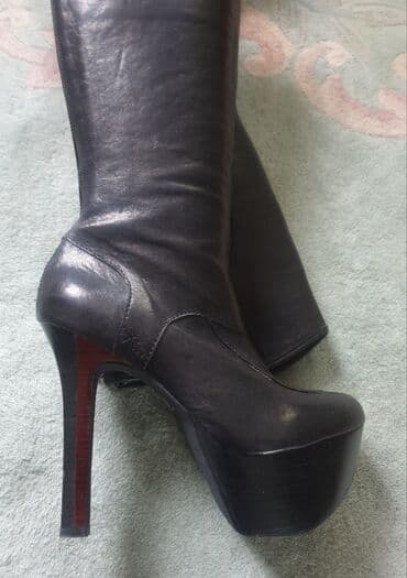High boots, 37.5