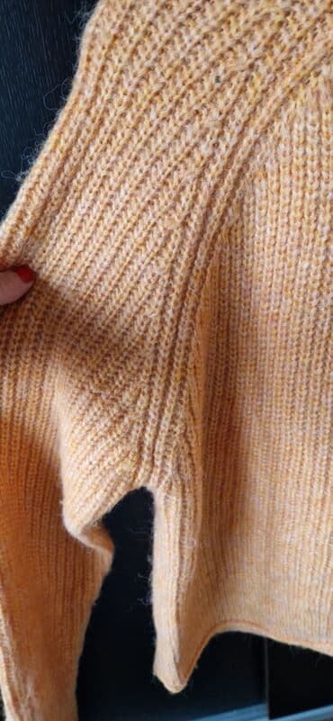 Suknje: Ženski pleteni džemper u toploj kajsija/oker nijansi. Model sa raglan — 3