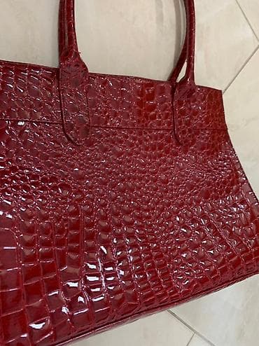 Lične stvari: Za sve info javite mi se
Jako kvalitetna torba — 4