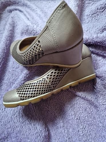 baletanke kožne: Ženske kožne cipele na punu petu – perforirani dizajn - Brend — 2