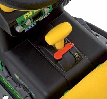 motori za decu od 8 godina: NAJTRAŽENIJI ️ PEG PEREGO TRAKTOR NA AKUMULATOR 🏳Gotovo identična — 4