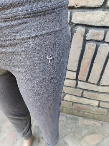sive trenerke zenske: Primark ženska trenerka – veličina M - Boja: siva melanž - Model — 3