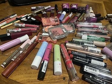 crocs torba za plazu: Veliki set dekorativne kozmetike – miks brendova Sadržaj (primeri — 1