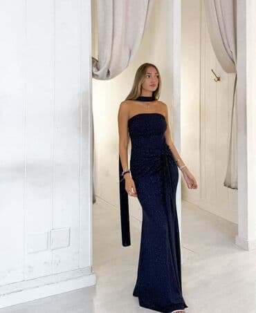 Stilski klub stolovi: 2700💋🌀
Li — 4