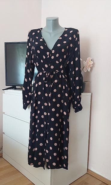 bts haljine: Haljina na tufne, midi dužina, dugih rukava. - Boja: tamnoplava/crna — 4