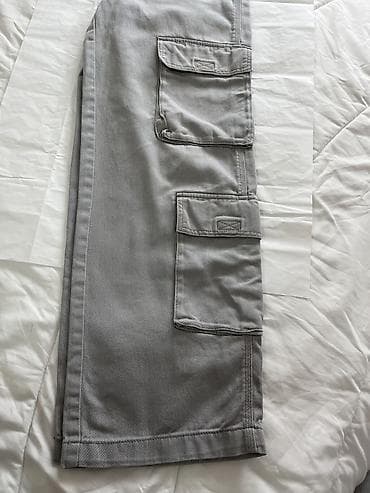 converse majice: Sive cargo pantalone sa više džepova - Kroj: ravan/širi nogavice — 4