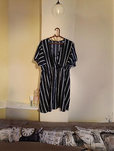 letnje svecane haljine: Crna haljina sa belim prugama - Kroj: lepršavi A-kroj sa strukiranjem — 1