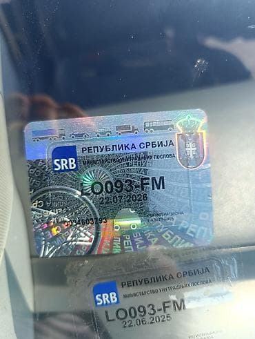1000 litara je: Volkswagen Polo 1.4,plin trovratni hatchback, crna boja. Ključne — 8