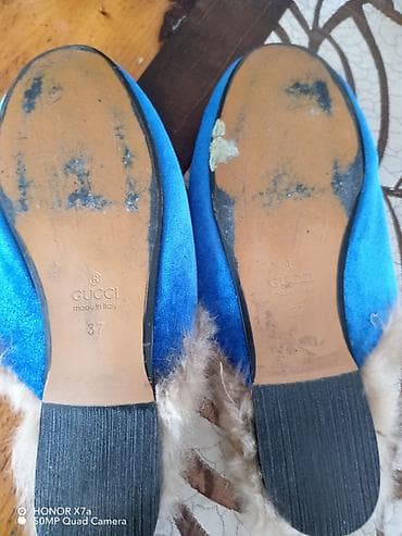 zara mokasine zenske: Plave baršunaste mokasine–papuče sa krznom i metalnim konjskim žvalama — 3