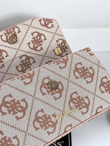 pinko zenske torbe: GUESS torbe – monogram kolekcija - Model: ručna torba sa kratkom — 7