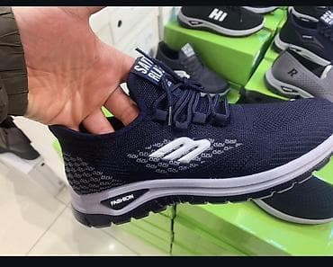 Muške sportske patike – navy plava - Gornjište: prozračna pletena