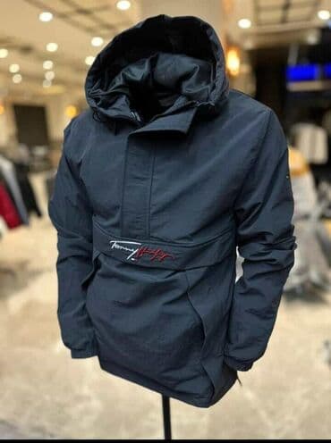 Jackets: Muška vetrovka sa kapuljačom, idealna za prelazne periode. Karakteriše — 2