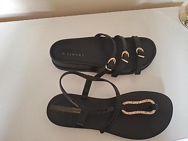 catwalk papuce zenske: Dve ženske sandale – crne, različiti modeli: 1) Sinsay sandala sa — 1
