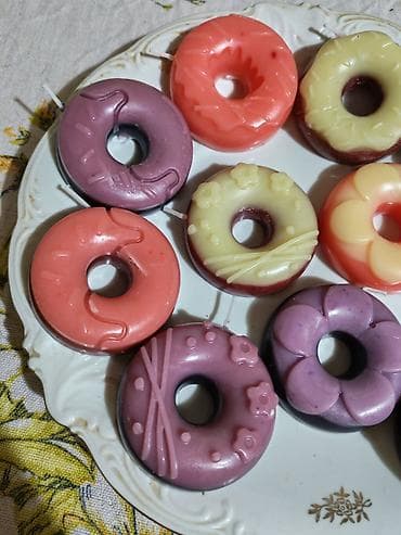 decije sobe za devojcice: Mirisne sveće u obliku krofni – ručno pravljene dekorativne svećice - — 4