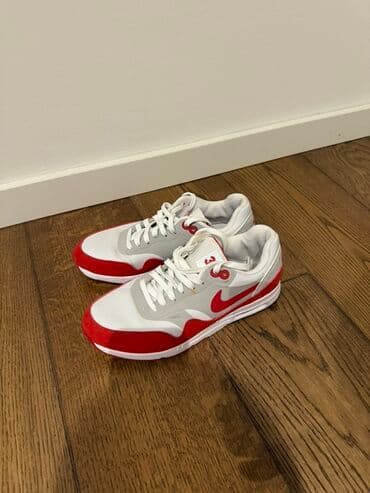 Women's Sneakers and athletic shoes: Nike, 38.5 — 1