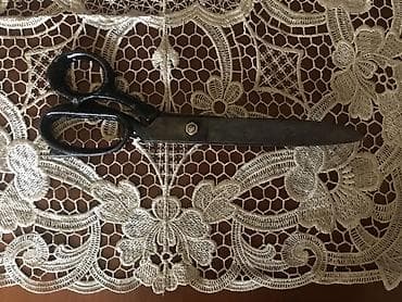 Šrafcigeri: Predratne krojacke makaze 
Vek trajanja neogranicen — 2