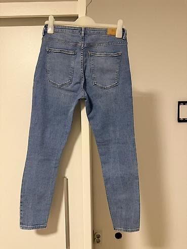 Ženska odeća: Zenske pantalone - 3 modela
Veličina S — 2