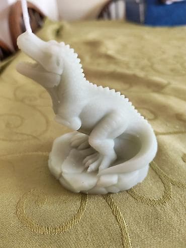 vaza 80 cm: Ukrasna sveća – dinosaurus (T‑Rex) - Ručno livena figurativna sveća u — 1