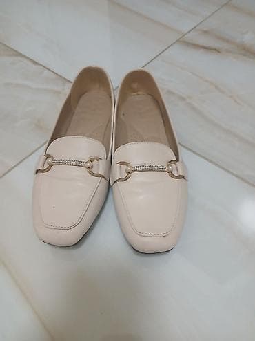 Ženske mokasine – bež - Elegantne bež mokasine sa kvadratnim vrhom -