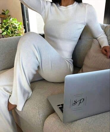 komplet za trening: Komplet: 1.950 dinara — 2