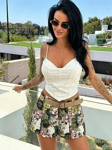 zensko mace: Ženske plisirane šorts-suknje sa floralnim printom - Model: visok — 2