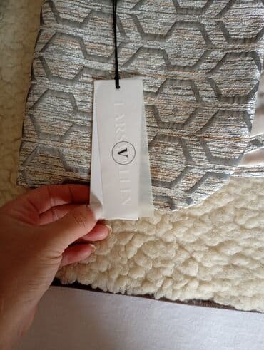 Sakoi: Ženski sako LARS VALLIN - Elegantni strukirani kroj sa reverima — 2