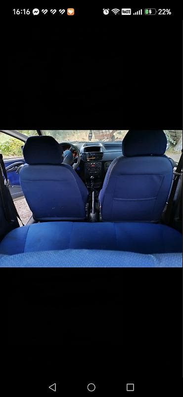 Prodaja automobila: Fiat Punto II, trovratni hečbek, siva metalik boja. Registarske — 7