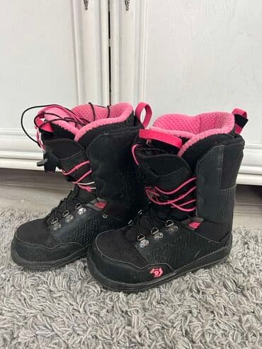 Flat shoes: High boots, 39 — 2