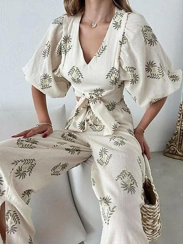 Damski komplet – bluza i pantalone od laganog tkanog materijala u boji