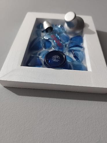 alfa 21: Epoxy slika od razbijene flasice parfema Hugo Boss Dark blue U ponudi — 5