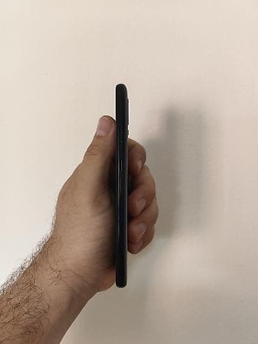 philips 223v: Samsung A20e dual sim, otključan za sve mreže. Ima 3/32 gb memorije — 2