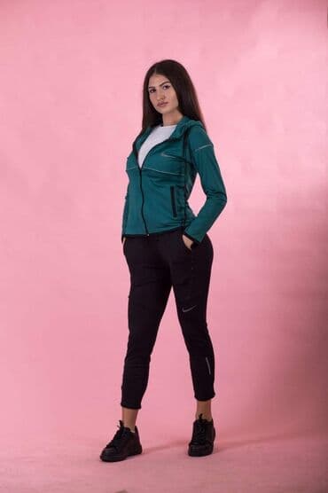 rang trenerka zenska: Zenske trenerke
S M L XL
3000 — 1