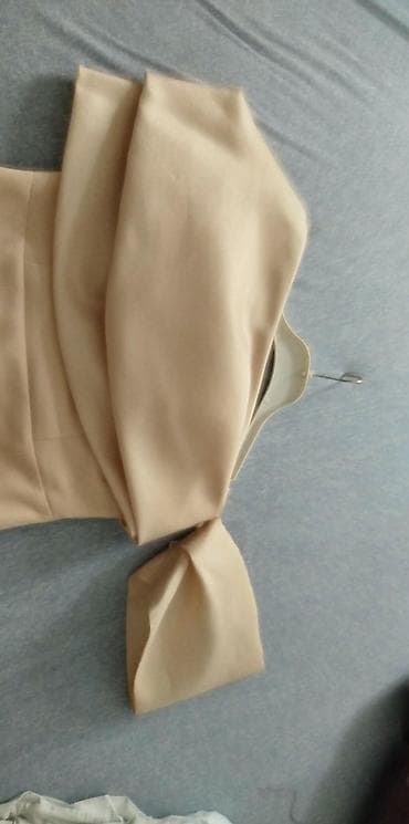 torbe za mame: Elegantna koktel haljina – bež/šampanj ton - Kroj: uska, mini dužina — 4